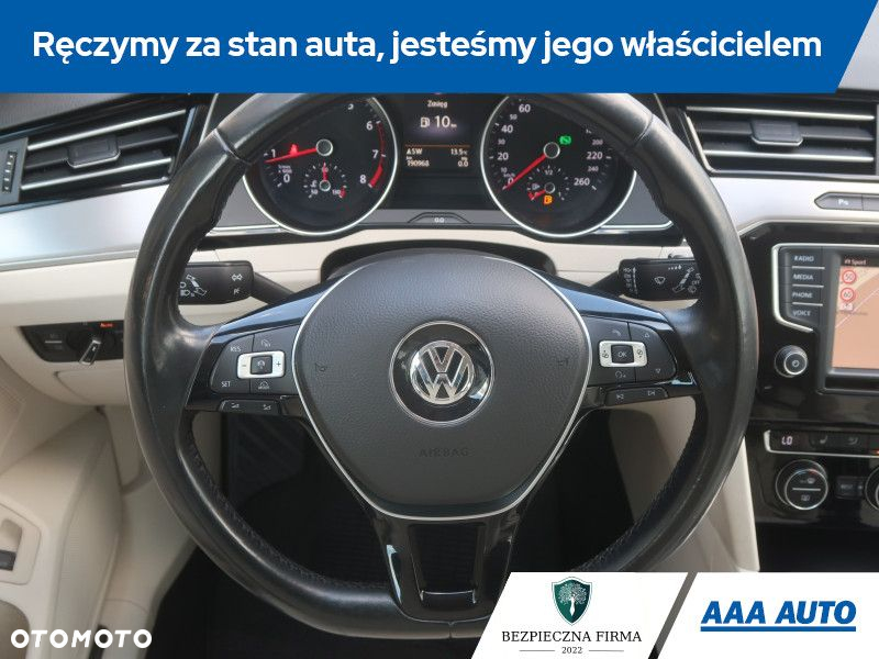 Volkswagen Passat - 16