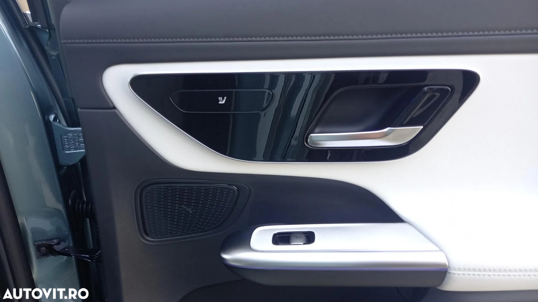 Mercedes-Benz GLC Coupe 300 e 4Matic 9G-TRONIC Edition AMG Line - 26