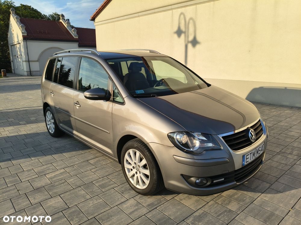 Volkswagen Touran - 1