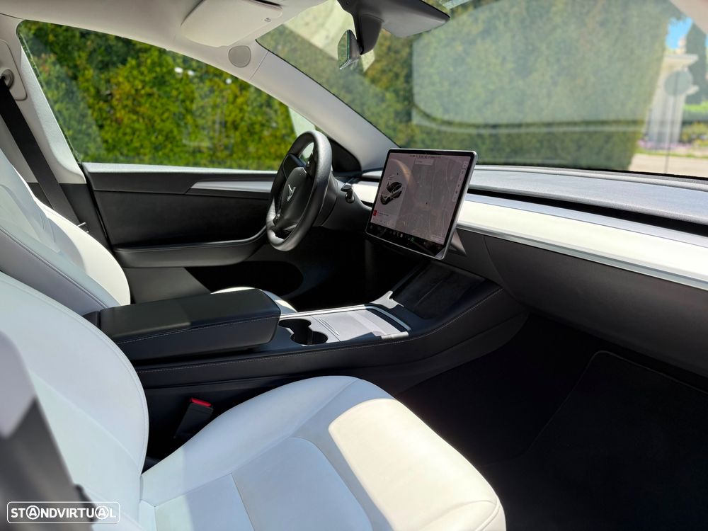 Tesla Model Y Long Range Tração Integral - 29