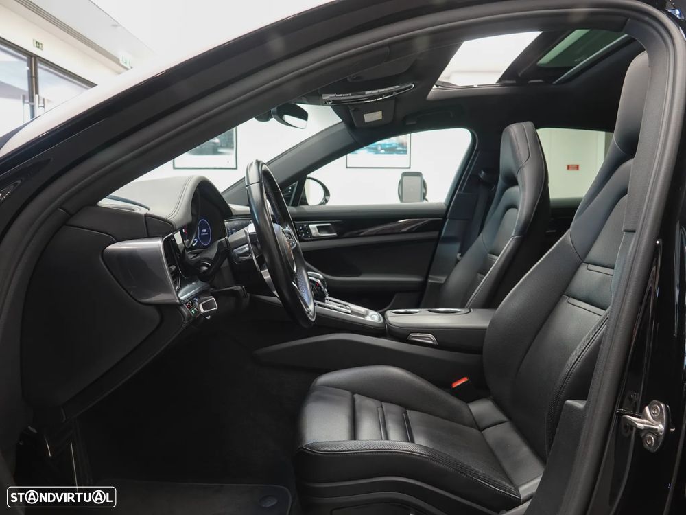 Porsche Panamera 4 E-Hybrid - 24