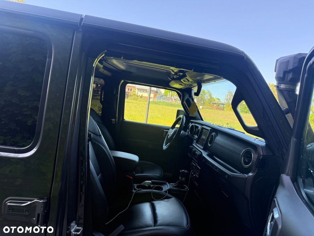 Jeep Wrangler - 20