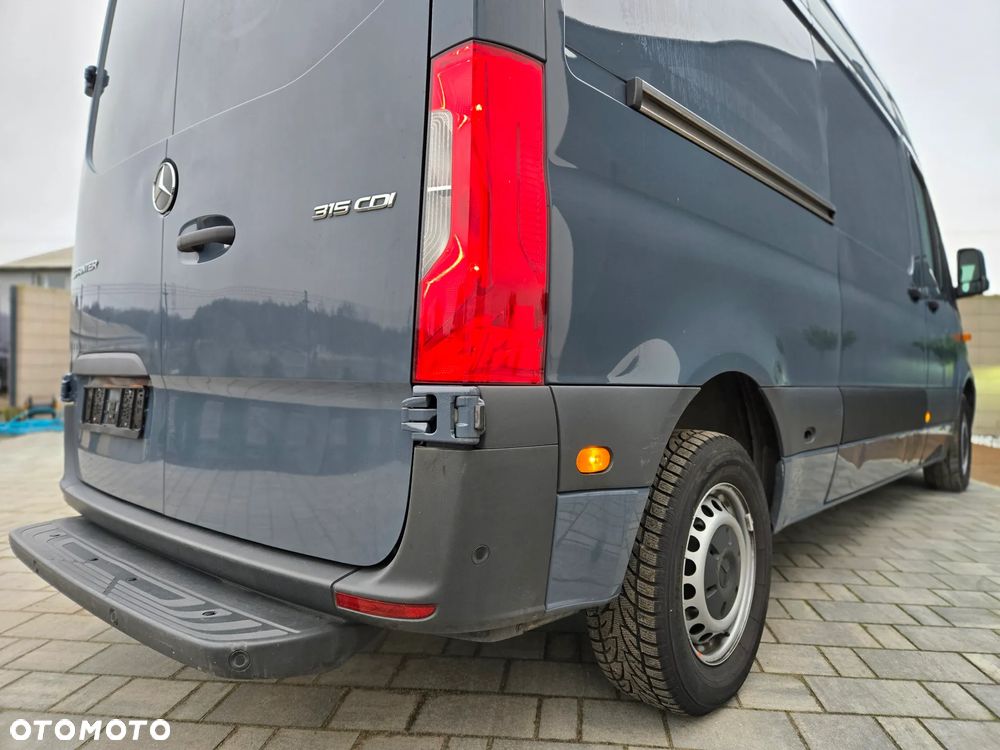 Mercedes-Benz Sprinter - 17