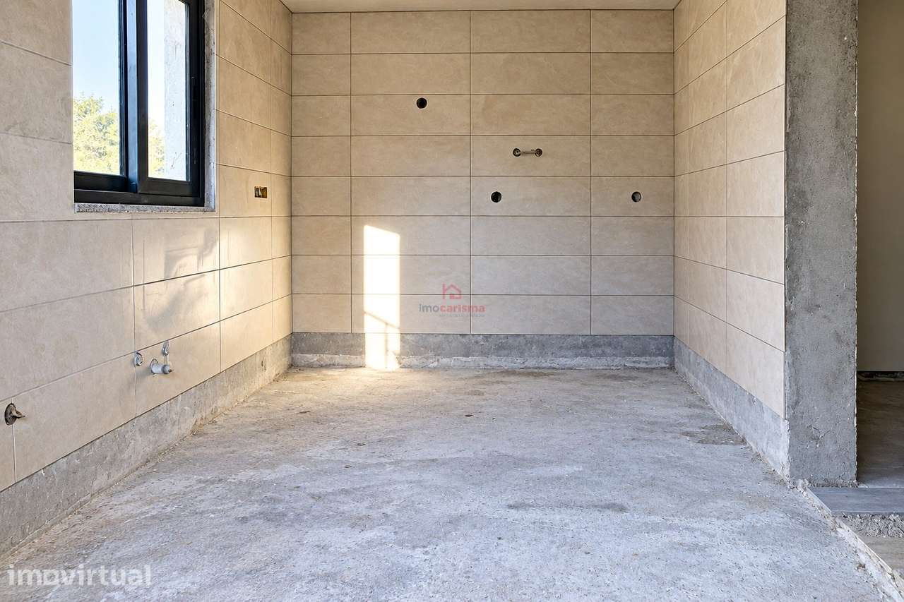 Moradia T2 Vendida em Fase de Acabamentos + Ruína para Restauro Total - Grande imagem: 4/30