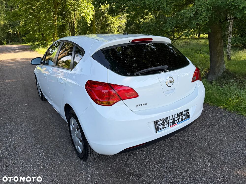 Opel Astra 1.6 ecoFLEX Start/Stop - 10
