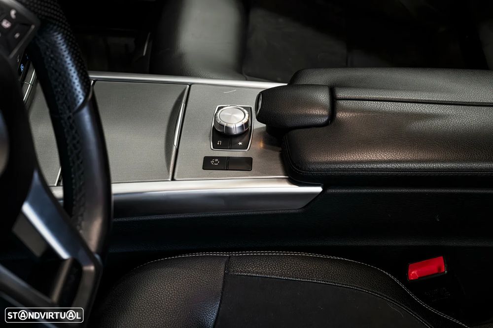 Mercedes-Benz E 300 Bluetec Hybrid Avantgarde - 21