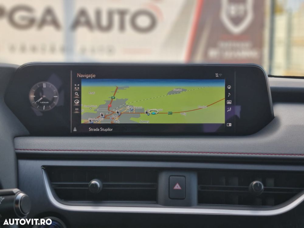 Lexus UX 250h (E-FOUR) F SPORT - 38