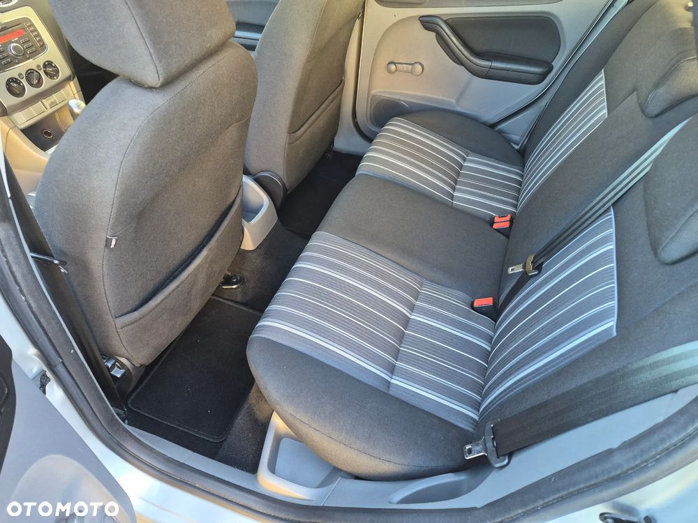 Ford Focus 1.6 16V Connection - 7