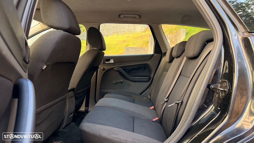Ford Focus SW 1.6 TDCi Trend - 27