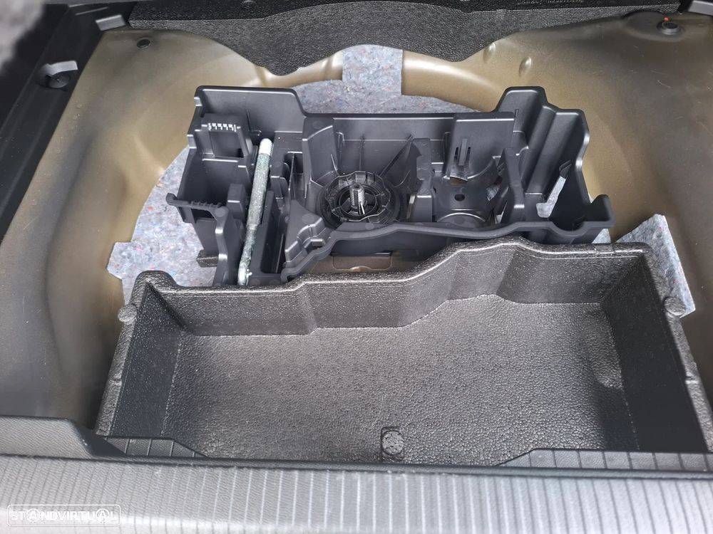 Peugeot 2008 1.2 PureTech GT Line - 53