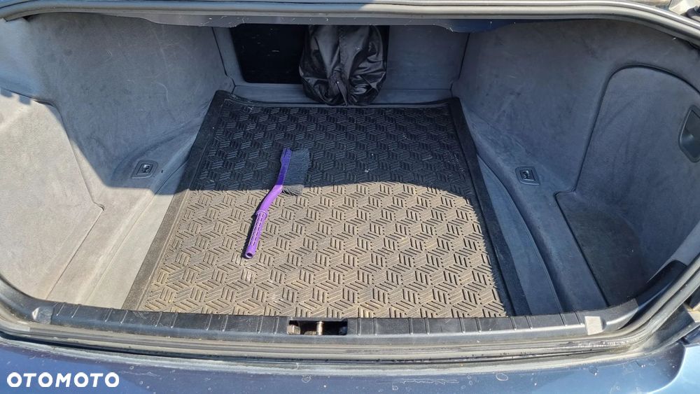 BMW Seria 7 760i L - 8