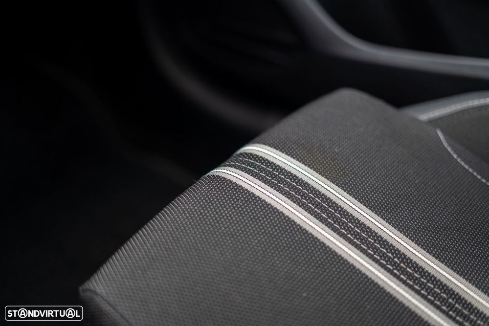 Opel Corsa 1.2 T GS - 33