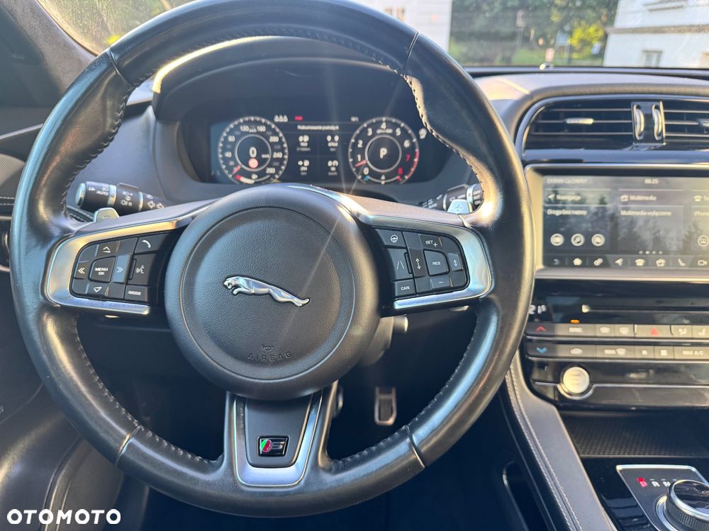 Jaguar F-Pace 3.0 V6 AWD S - 22