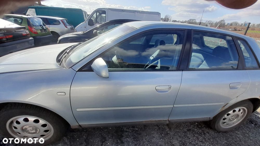 AUDI A3 8L LIFT FL DRZWI LEWY PRZÓD PRZEDNIE LEWE KOMPLETNE LY7R nr. 32/3 - 1