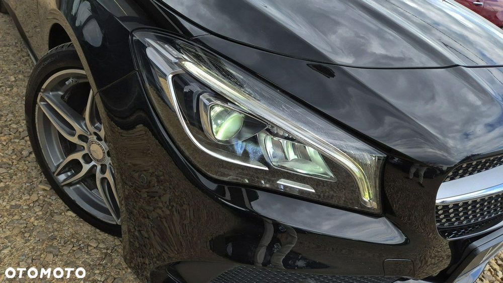 Mercedes-Benz CLA 200 7G-DCT AMG Line - 11