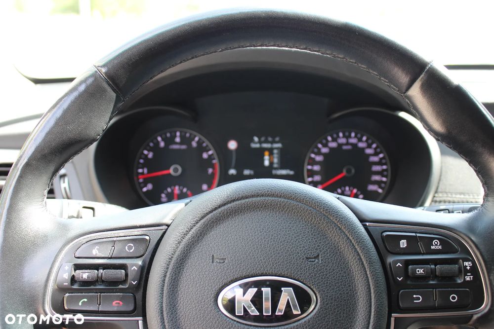 Kia Optima 2.0 L - 25