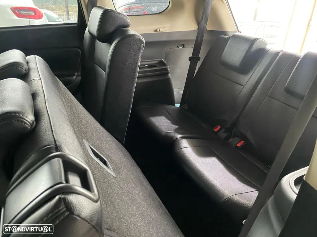 Mitsubishi Outlander 2.2 DI-D Intense - 27