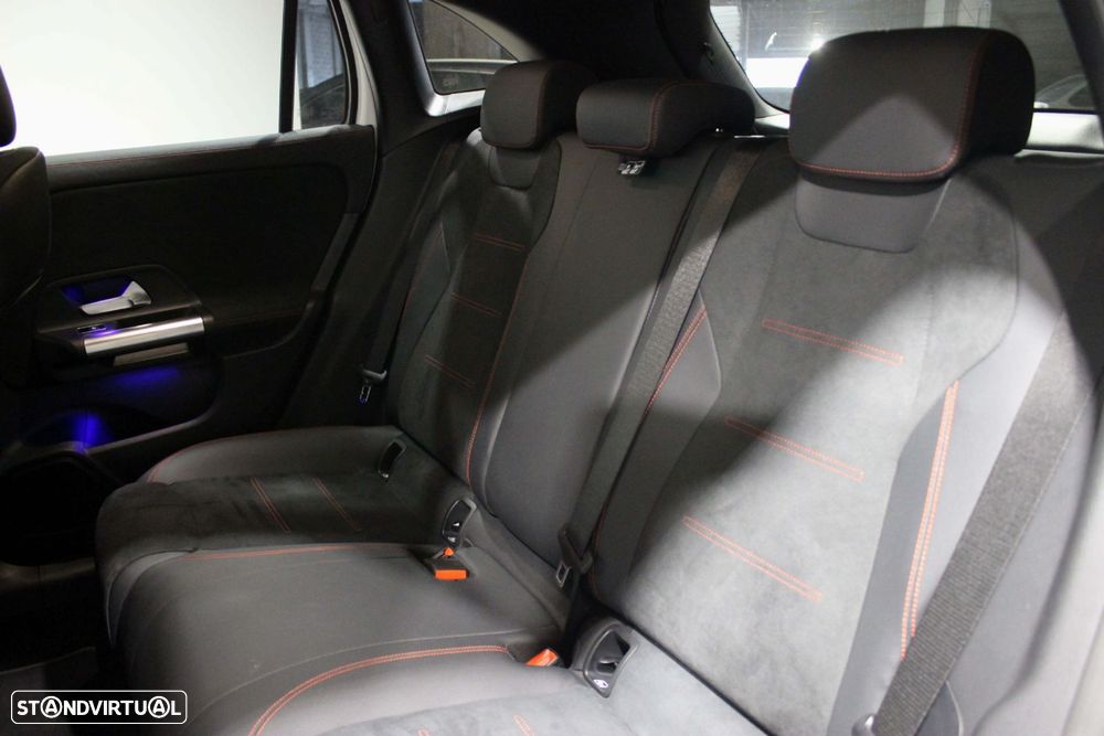 Mercedes-Benz GLA 180 d AMG Line - 44