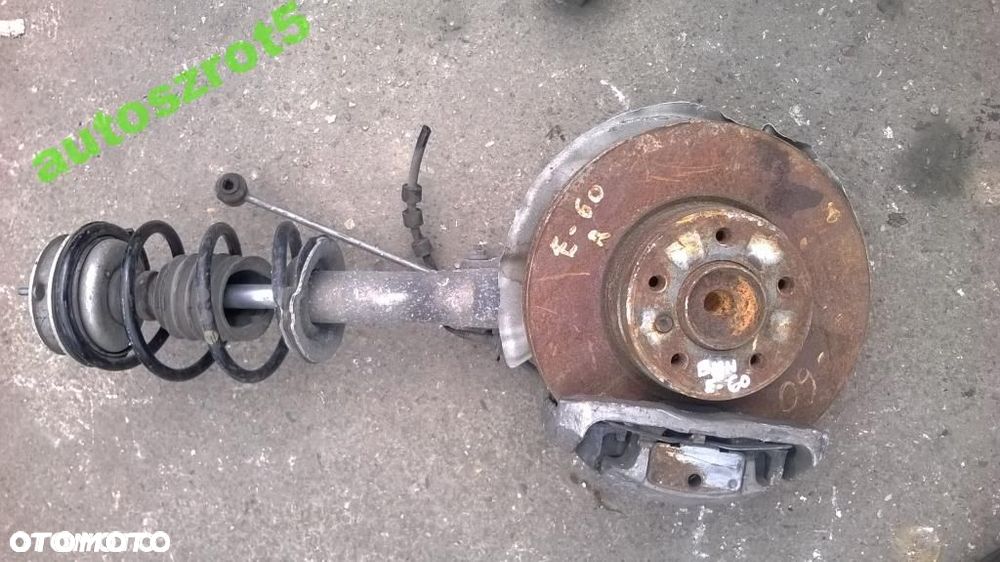 BMW E60 E61  ZWROTNICA PIASTA PRAWA - 1