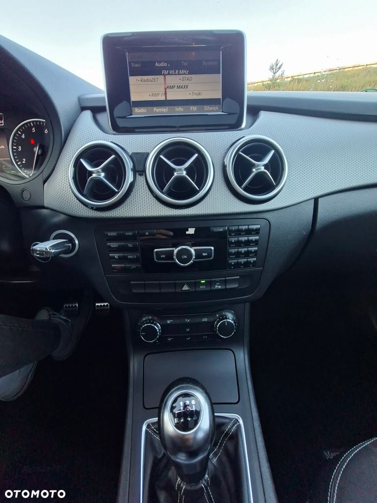 Mercedes-Benz Klasa B 180 BlueEFFICIENCY Edition 1 - 38