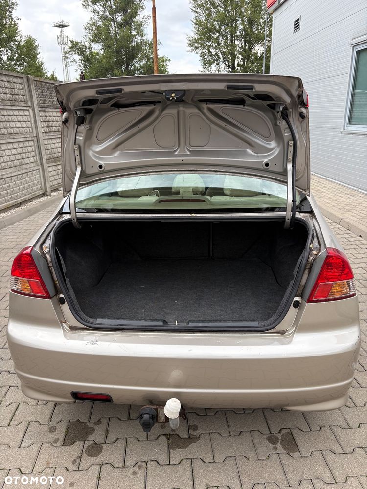 Honda Civic 1.6i LS - 10