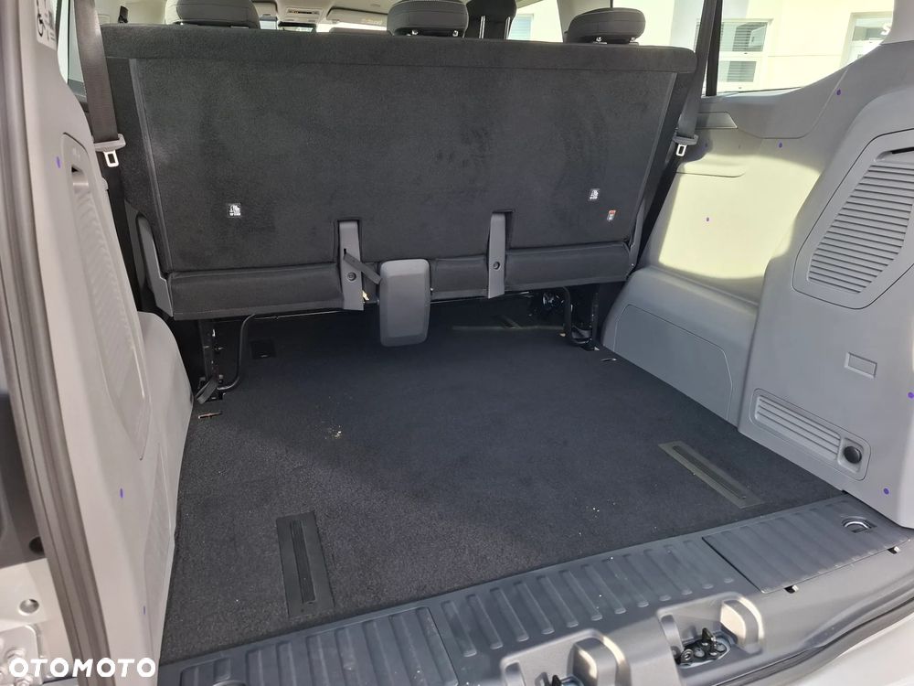 Volkswagen Caravelle - 6