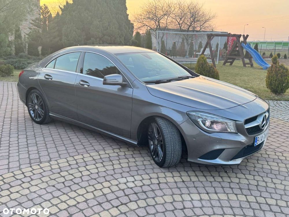 Mercedes-Benz CLA 200 7G-DCT Orange Art Edition - 23