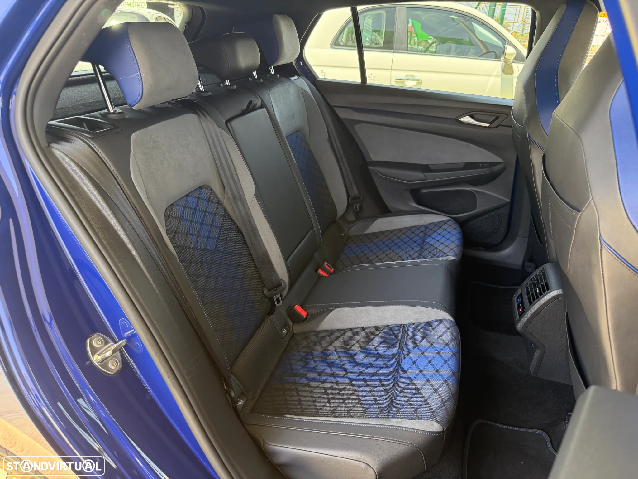 VW Golf 2.0 TSI R DSG - 37