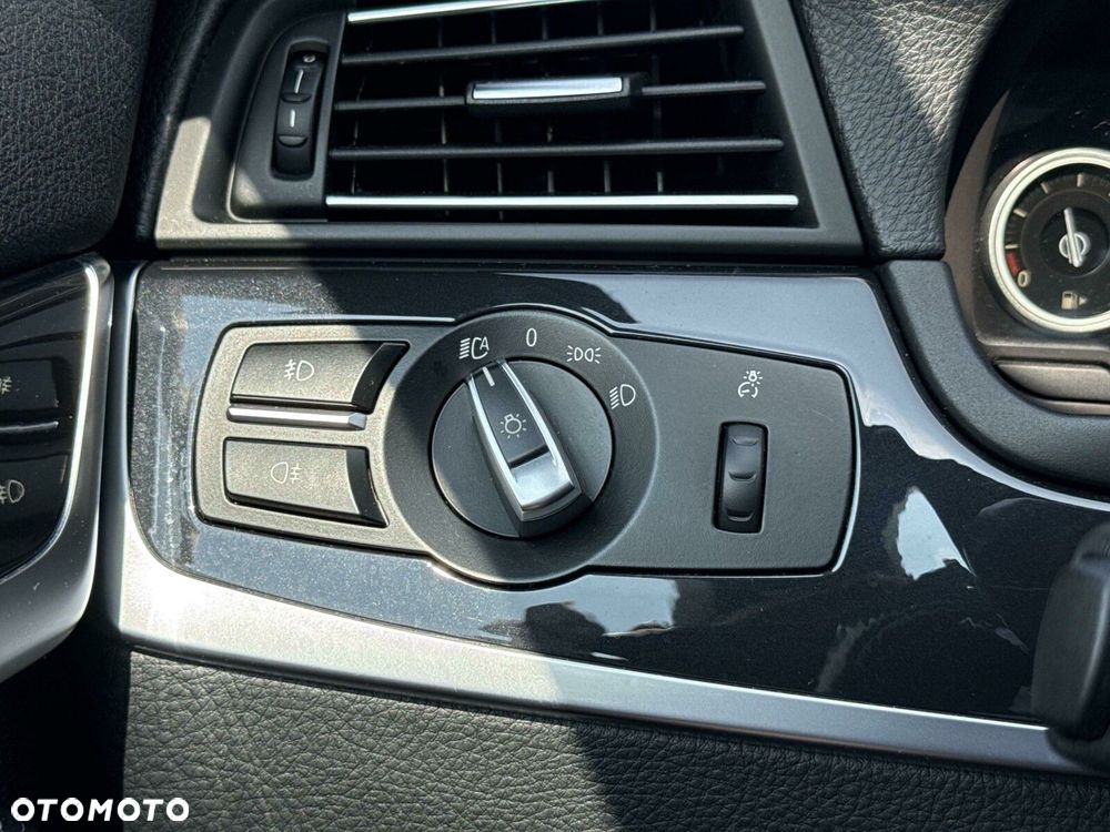 BMW Seria 5 520d xDrive M Sport sport - 23