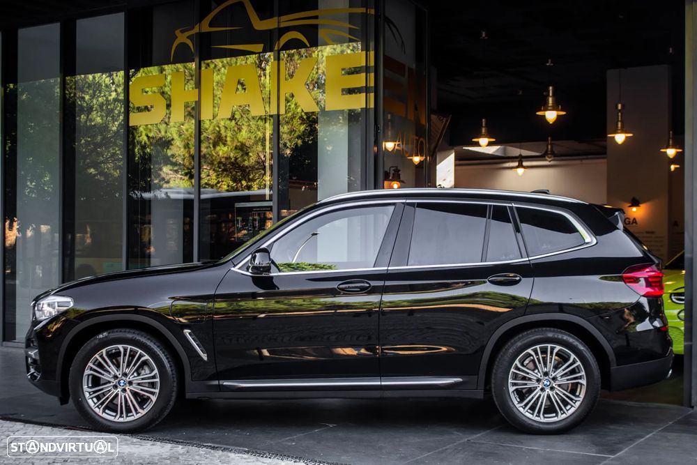 BMW X3 30 e xDrive Line Luxury - 2