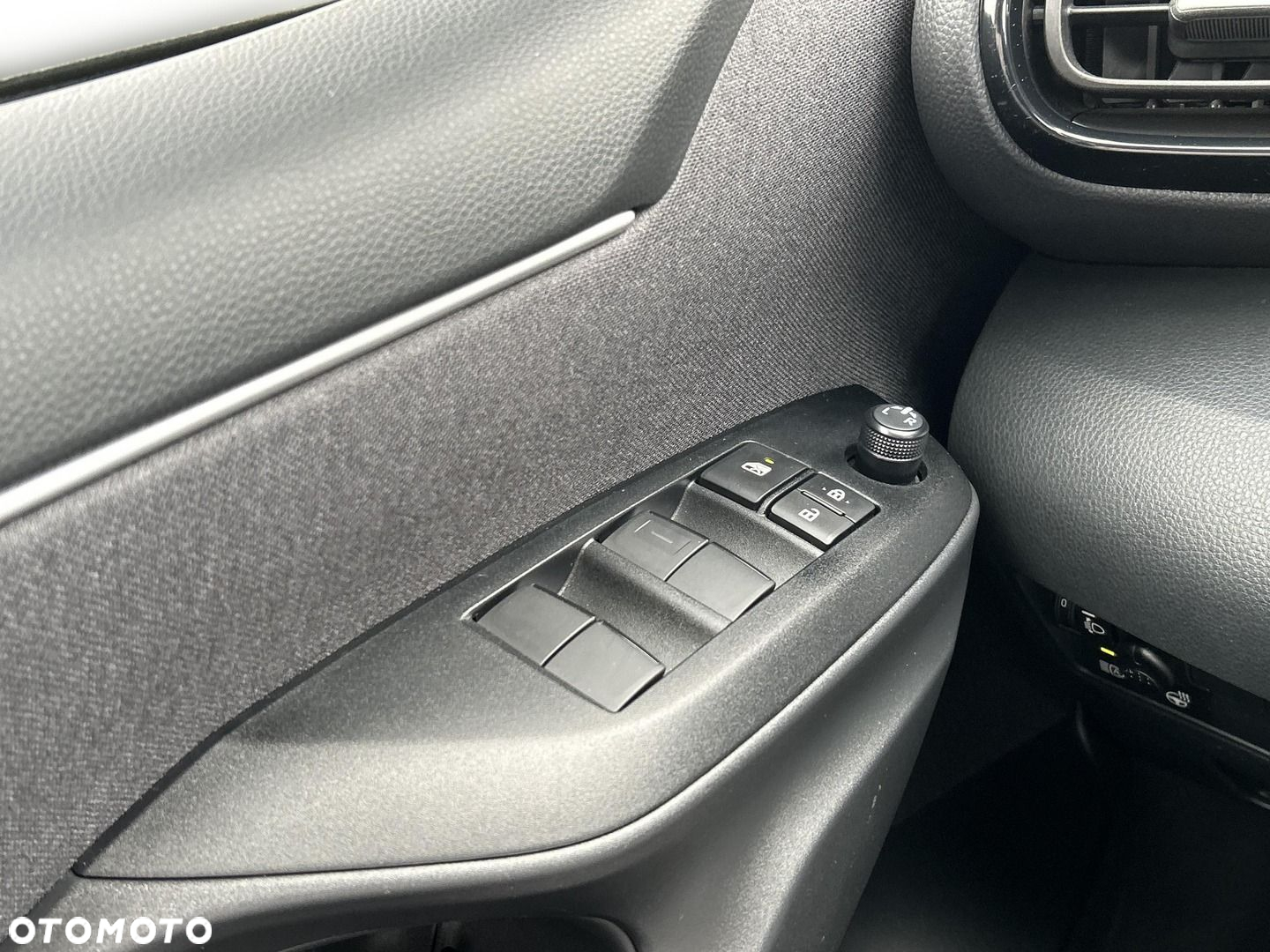 Toyota Yaris - 22