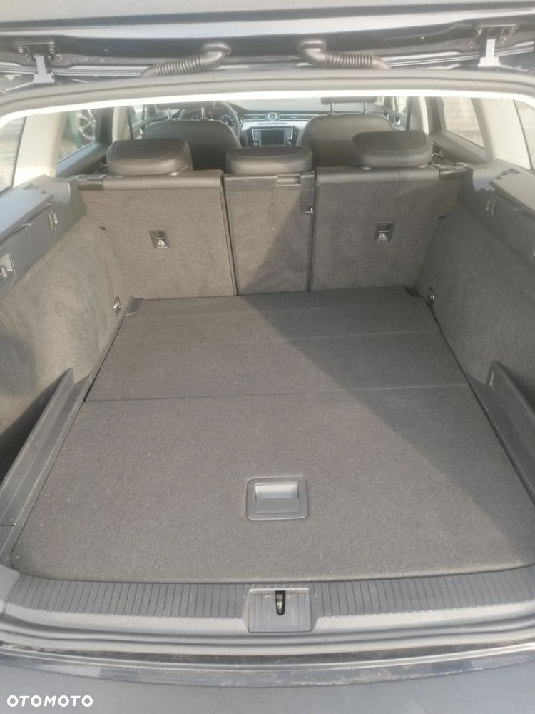 Volkswagen Passat Variant 2.0 TDI BMT Highline DSG - 33