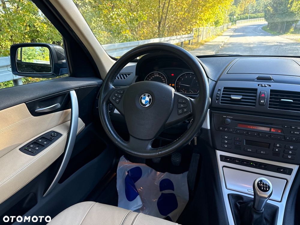 BMW X3 2.5si - 17
