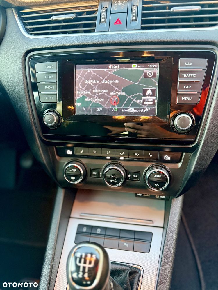 Skoda Octavia 1.6 TDI DPF Elegance - 14