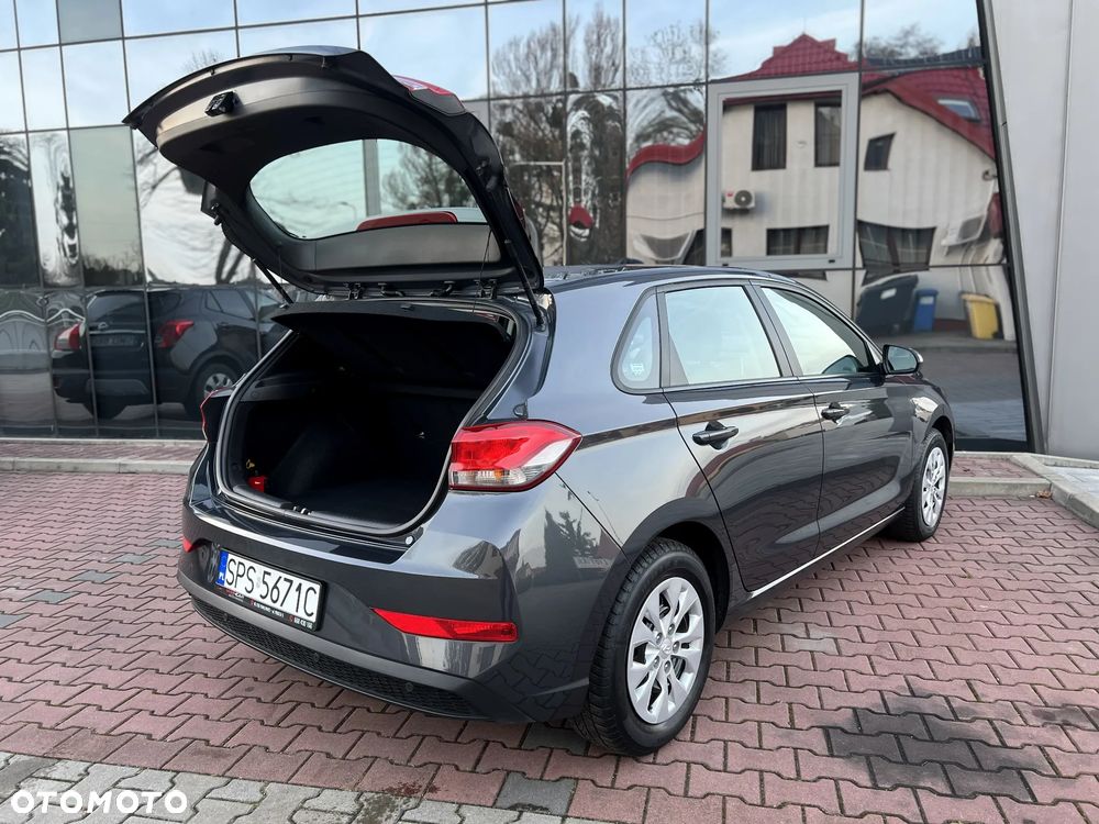Hyundai i30 1.5 DPI Classic + - 26
