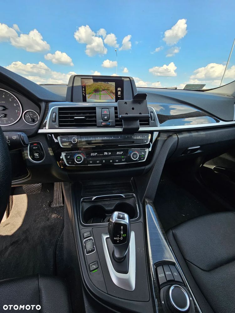 BMW Seria 3 320i xDrive - 5