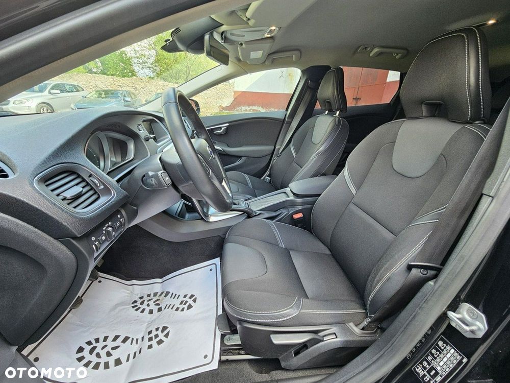 Volvo V40 D2 Momentum - 11
