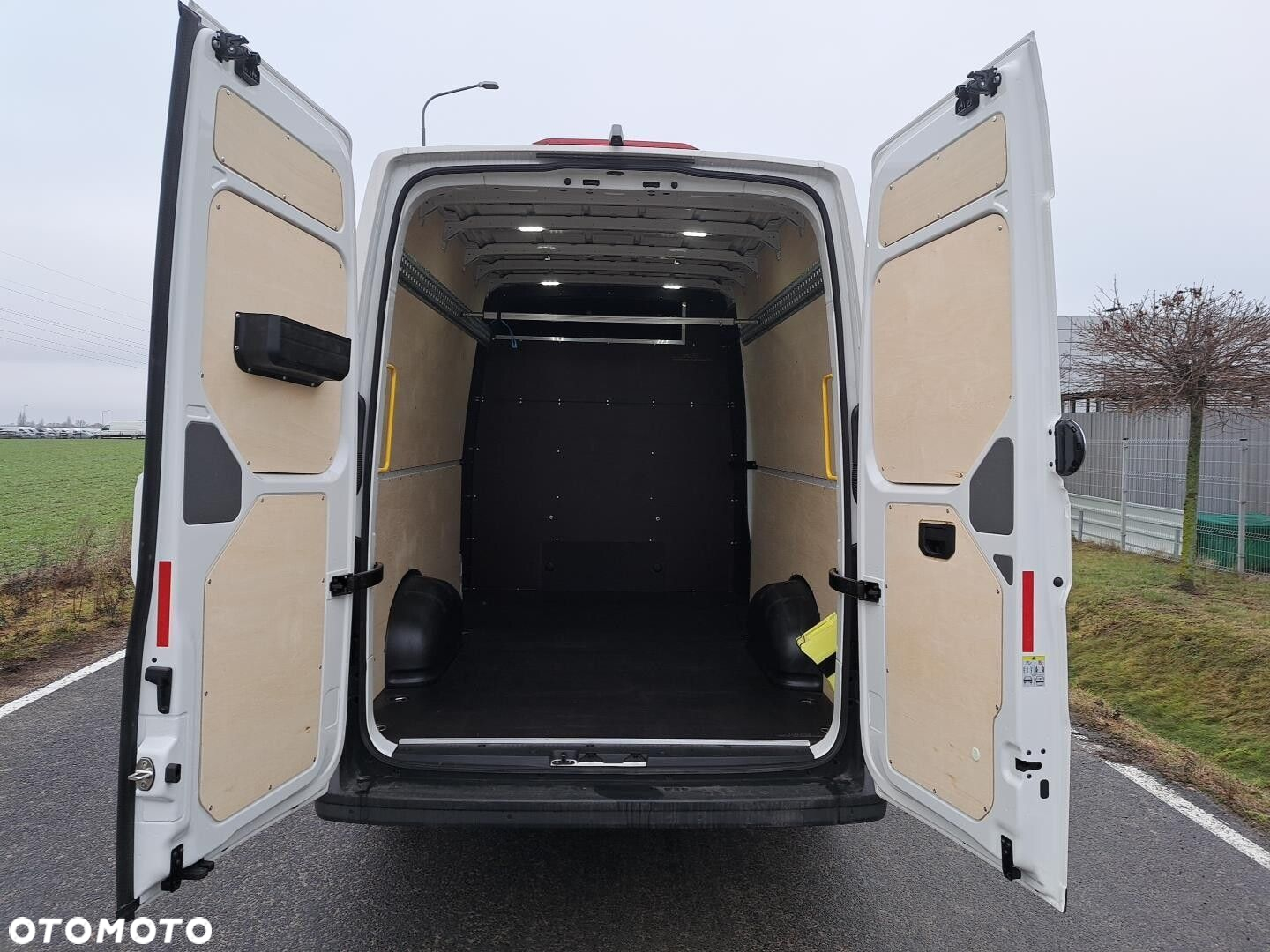 Volkswagen Crafter 35 Furgon, 2,0 TDI SCR 177KM,  6-bieg man., r.o: 4490 mm - 11