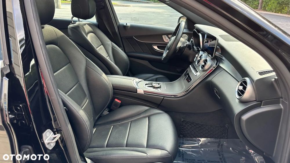 Mercedes-Benz Klasa C 300 9G-TRONIC AMG Line - 25