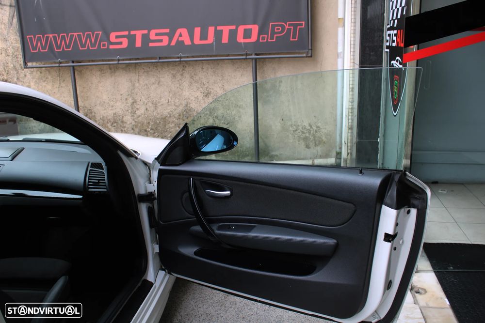 BMW 123 d Limited Edition Lifestyle c/ M Sport Pack - 26