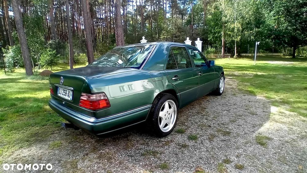 Mercedes-Benz Klasa E 300 D Turbo - 14