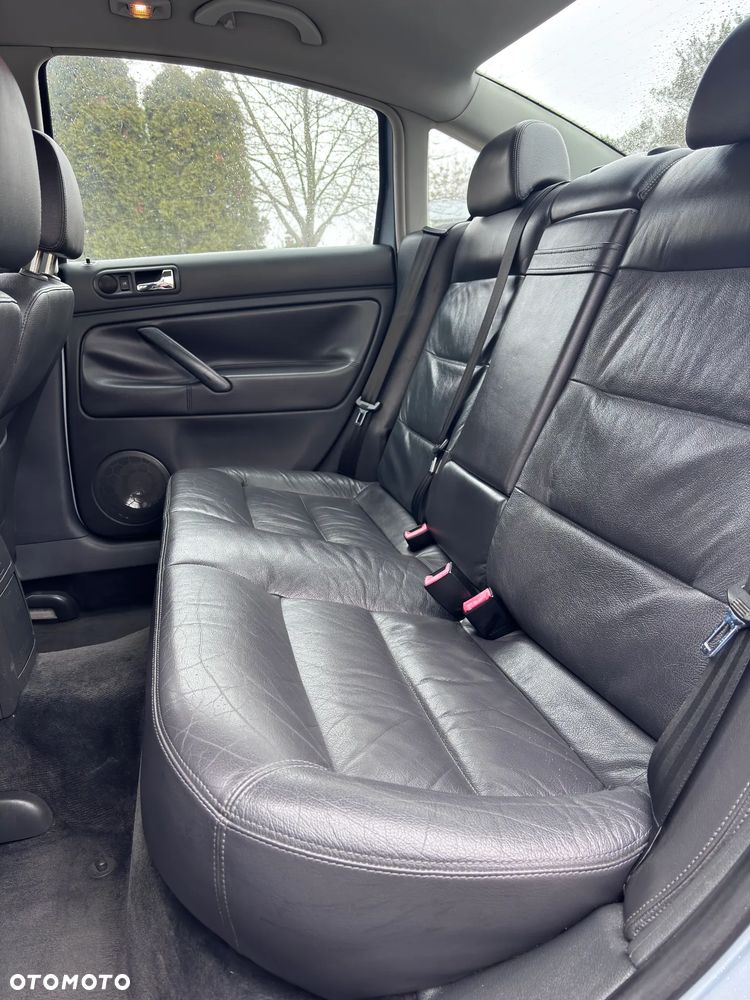 Volkswagen Passat 1.9 TDI Highline - 10
