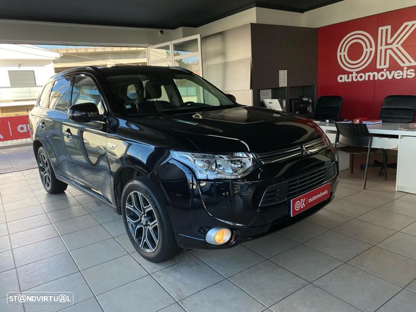 Mitsubishi Outlander 2.0 MIVEC Instyle Navi+