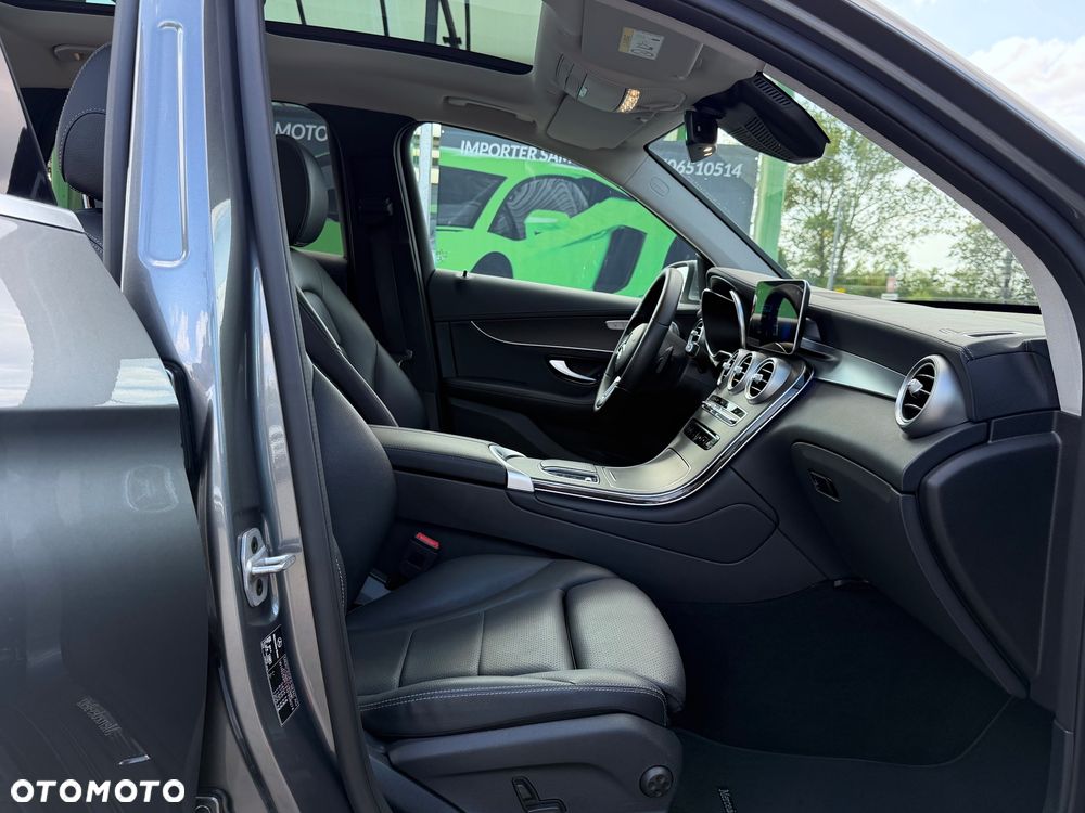 Mercedes-Benz GLC - 33