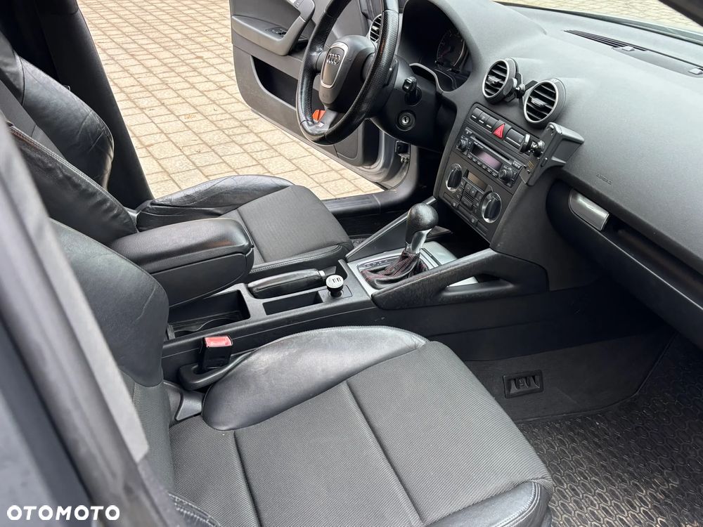 Audi A3 Sportback 2.0 TDI DSG S line Sportpaket plus - 13