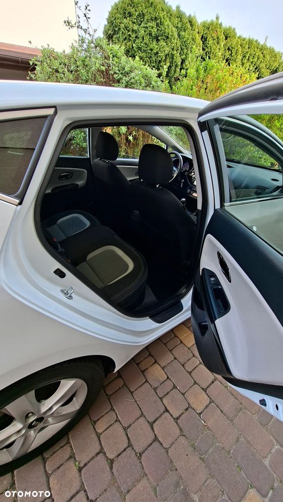 Kia Ceed 1.6 CRDi 136 ISG Dream-Team Edition - 9