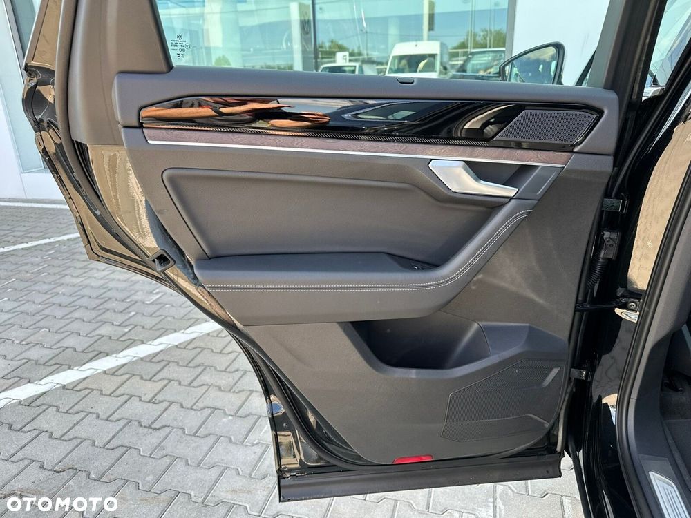 Volkswagen Touareg - 15