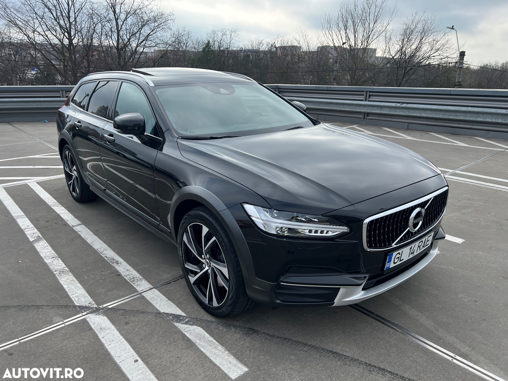 Volvo V90 Cross Country T5 AWD Geartronic Pro - 4