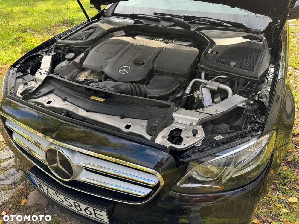 Mercedes-Benz Klasa E 220 d 4-Matic 9G-TRONIC - 13