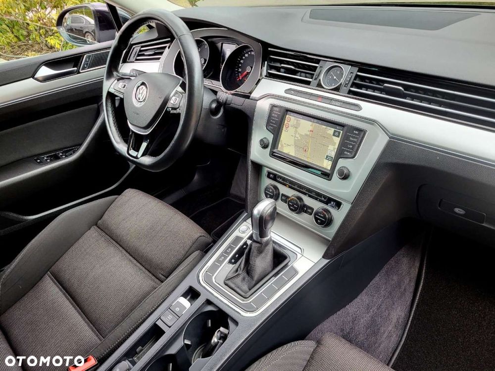 Volkswagen Passat - 10